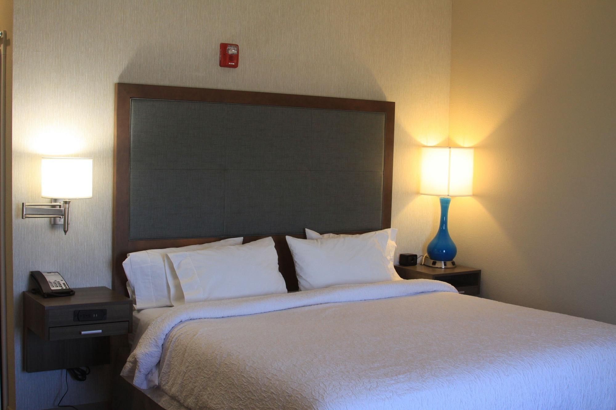 Hampton Inn Pratt Exterior foto