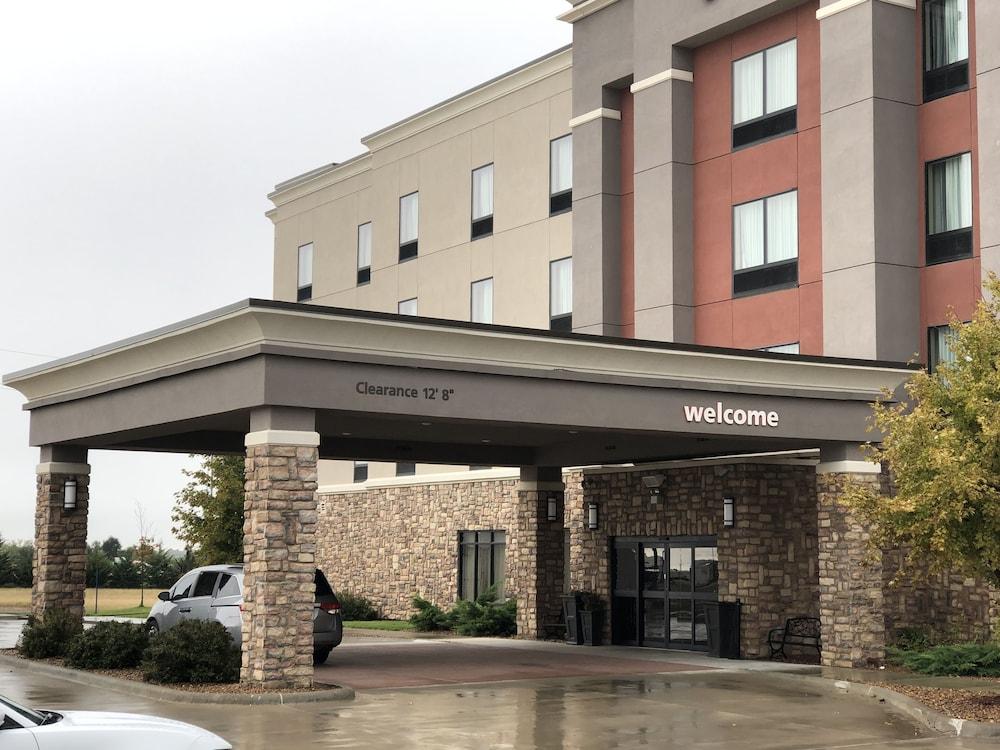Hampton Inn Pratt Exterior foto