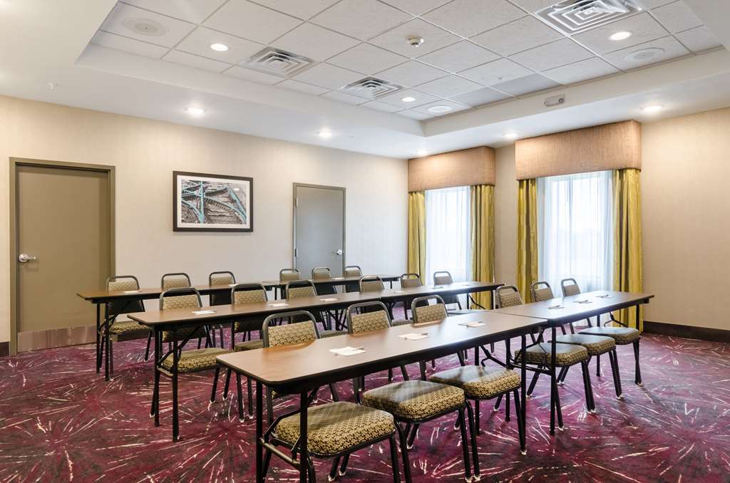 Hampton Inn Pratt Facilidades foto